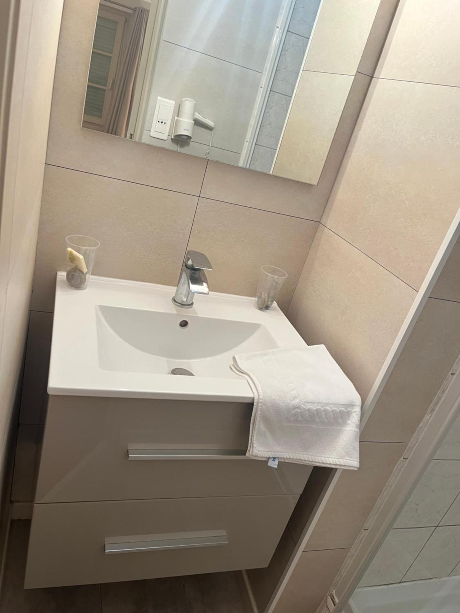 Hotel Le Roosevelt ジヴェ エクステリア 写真